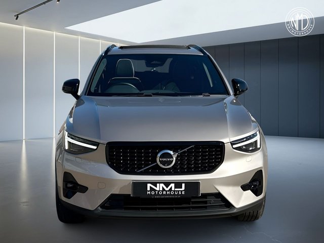 View our VOLVO XC40