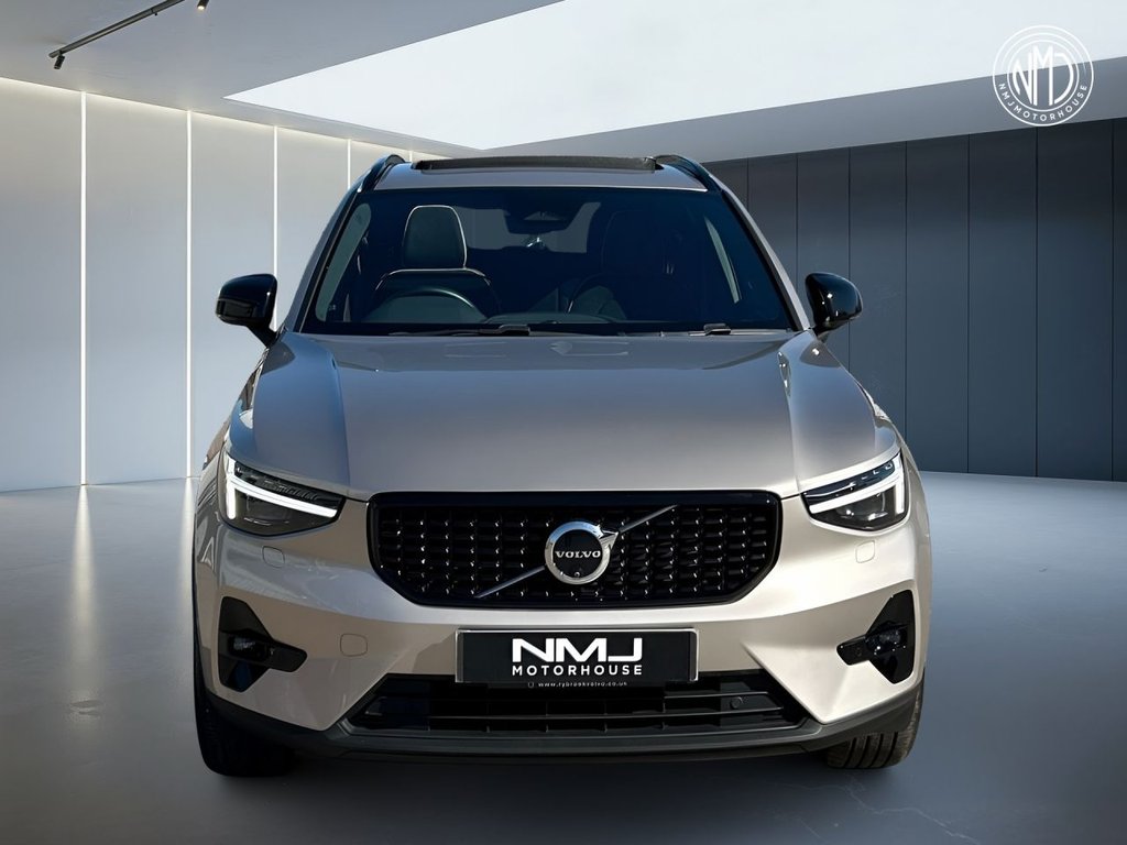 USED 2023 23 VOLVO XC40 2.0 B3 MHEV Ultimate SUV 5dr Petrol Hybrid DCT Auto Euro 6 (s/s) (163 ps) SUV