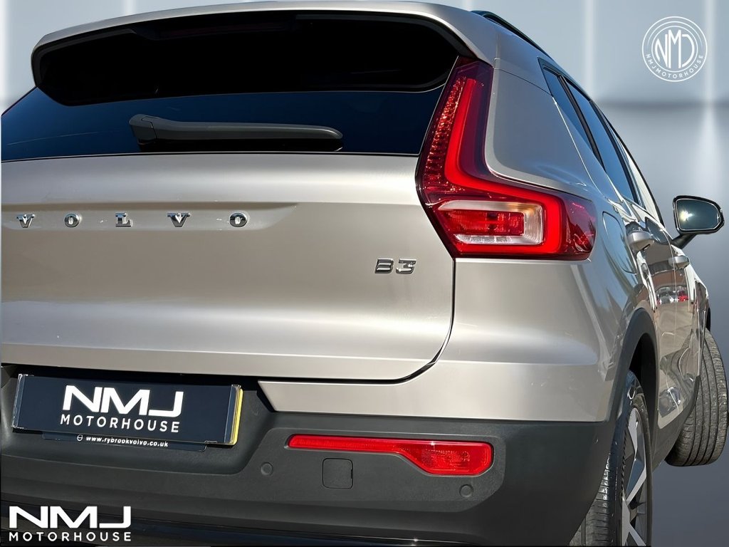 USED 2023 23 VOLVO XC40 2.0 B3 MHEV Ultimate SUV 5dr Petrol Hybrid DCT Auto Euro 6 (s/s) (163 ps) SUV