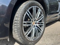 USED 2015 PORSCHE MACAN 3.6T V6 Turbo SUV 5dr Petrol PDK 4WD Euro 6 (s/s) (400 ps) Porsche Warranty Jan 2027 - Pan Roof - Sports Exhaust - 21"Turbo Wheels - Seats - Heated Front and Rear