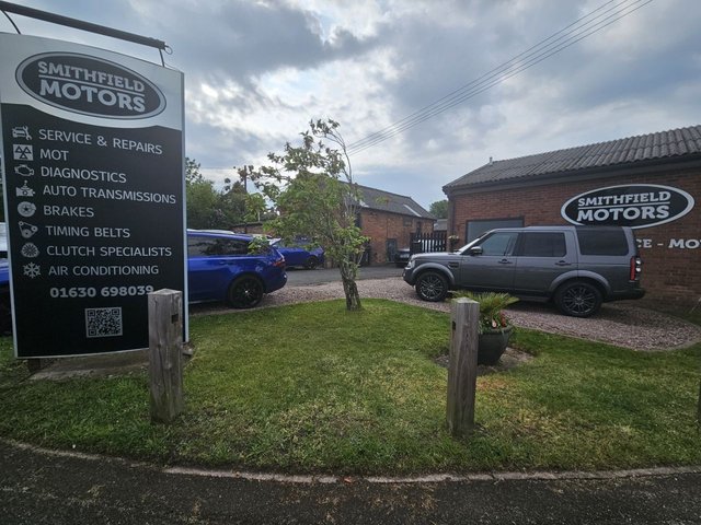 View our LAND ROVER DISCOVERY 4