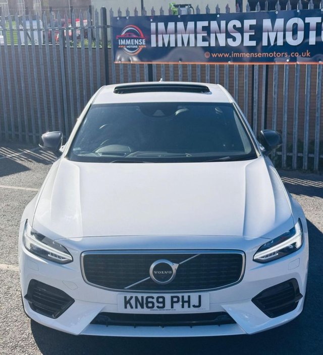 View our VOLVO S90