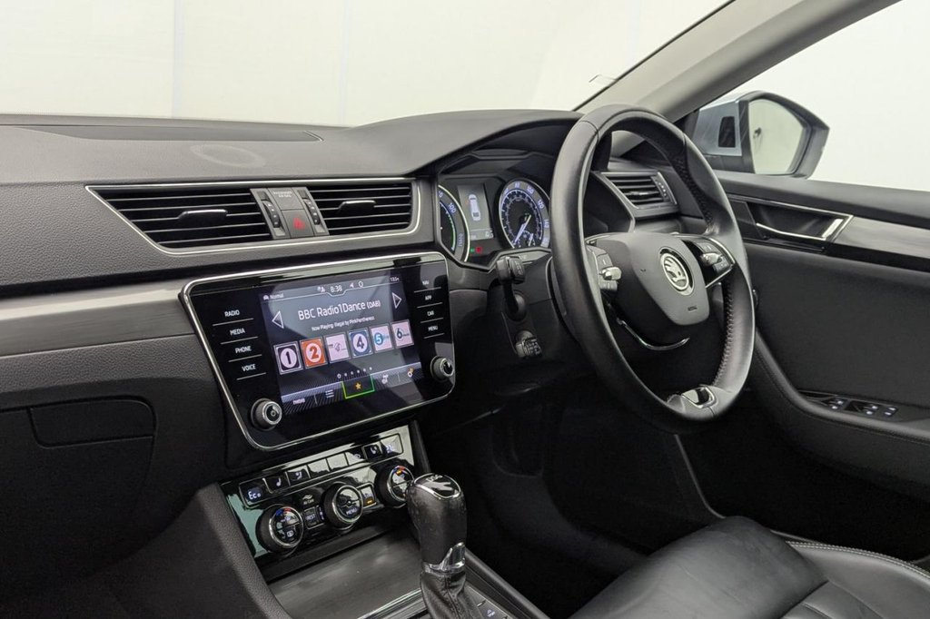 USED 2020 70 SKODA SUPERB 1.4 TSI iV 13kWh SE L Estate 5dr Petrol Plug-in Hybrid DSG Euro 6 (s/s) (218 ps) Car Play, Sat Nav, Keyless