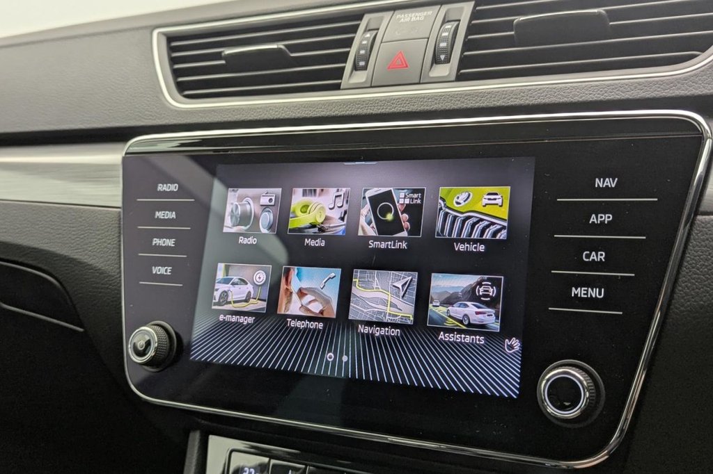 USED 2020 70 SKODA SUPERB 1.4 TSI iV 13kWh SE L Estate 5dr Petrol Plug-in Hybrid DSG Euro 6 (s/s) (218 ps) Car Play, Sat Nav, Keyless