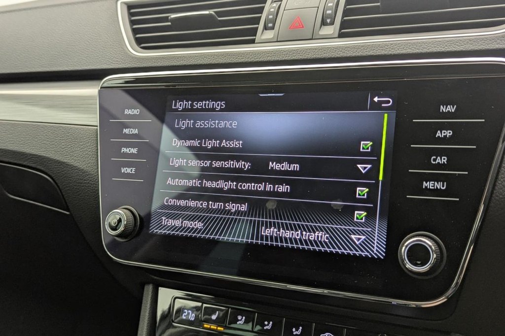 USED 2020 70 SKODA SUPERB 1.4 TSI iV 13kWh SE L Estate 5dr Petrol Plug-in Hybrid DSG Euro 6 (s/s) (218 ps) Car Play, Sat Nav, Keyless
