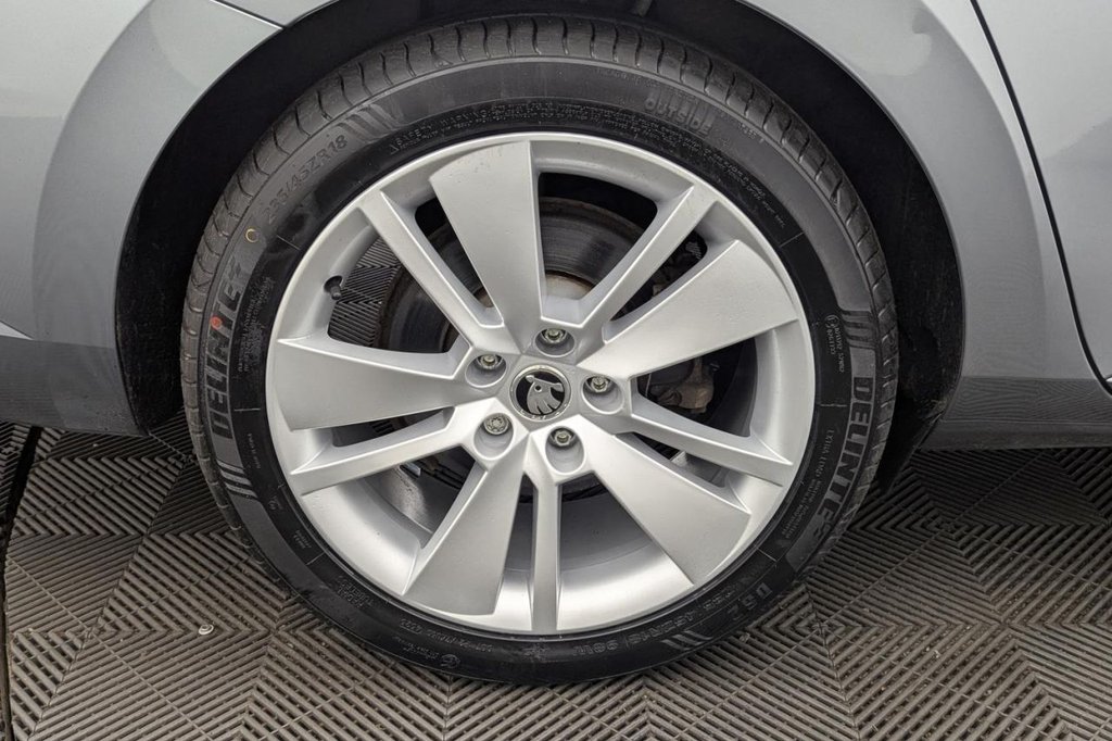 USED 2020 70 SKODA SUPERB 1.4 TSI iV 13kWh SE L Estate 5dr Petrol Plug-in Hybrid DSG Euro 6 (s/s) (218 ps) Car Play, Sat Nav, Keyless