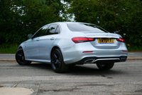 USED 2020 70 MERCEDES-BENZ E-CLASS 2.0 E300de 13.5kWh AMG Line Saloon 4dr Diesel Plug-in Hybrid G-Tronic+ Euro 6 (s/s) (306 ps) HIGH TECH SILVER METALLIC PAINTWORK + VIRTUAL DASH + REAR CAMERA + CARPLAY