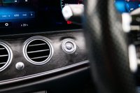 USED 2020 70 MERCEDES-BENZ E-CLASS 2.0 E300de 13.5kWh AMG Line Saloon 4dr Diesel Plug-in Hybrid G-Tronic+ Euro 6 (s/s) (306 ps) HIGH TECH SILVER METALLIC PAINTWORK + VIRTUAL DASH + REAR CAMERA + CARPLAY