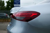 USED 2020 70 MERCEDES-BENZ E-CLASS 2.0 E300de 13.5kWh AMG Line Saloon 4dr Diesel Plug-in Hybrid G-Tronic+ Euro 6 (s/s) (306 ps) HIGH TECH SILVER METALLIC PAINTWORK + VIRTUAL DASH + REAR CAMERA + CARPLAY