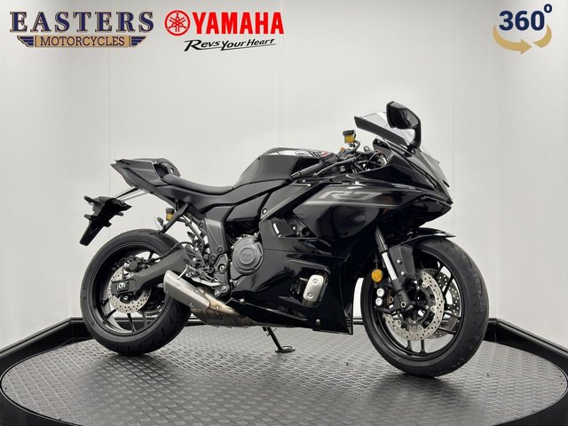 View our YAMAHA R7