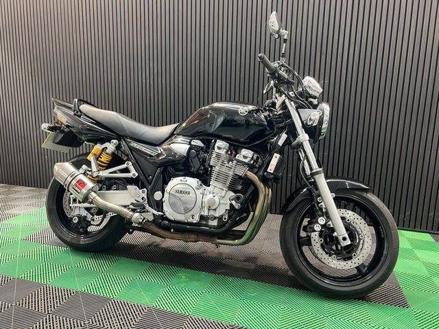 View our YAMAHA XJR1300