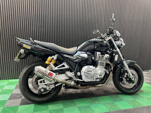 View our YAMAHA XJR1300