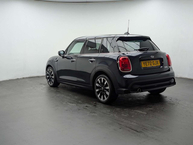 USED 2022 72 MINI HATCH 1.5 Cooper Exclusive Auto 5dr CLICK+COLLECT / HOME DELIVERY