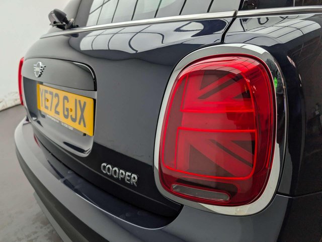 USED 2022 72 MINI HATCH 1.5 Cooper Exclusive Auto 5dr CLICK+COLLECT / HOME DELIVERY