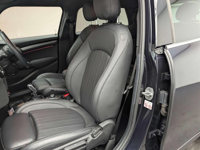 USED 2022 72 MINI HATCH 1.5 Cooper Exclusive Auto 5dr CLICK+COLLECT / HOME DELIVERY