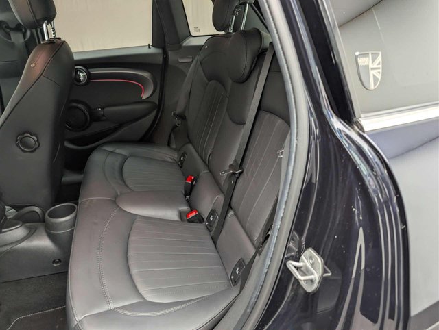 USED 2022 72 MINI HATCH 1.5 Cooper Exclusive Auto 5dr CLICK+COLLECT / HOME DELIVERY