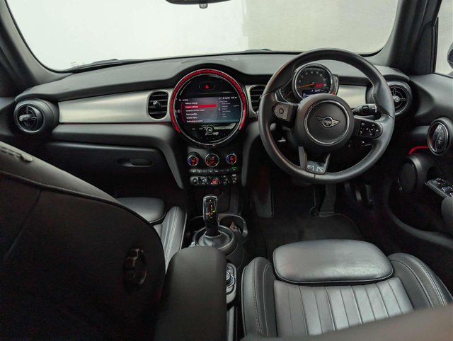 USED 2022 72 MINI HATCH 1.5 Cooper Exclusive Auto 5dr CLICK+COLLECT / HOME DELIVERY
