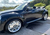 USED 2015 64 VOLKSWAGEN BEETLE 1.6 TDI BlueMotion Tech Design Cabriolet 2dr Diesel Manual Euro 5 (s/s) (105 ps) ***APPLE CARPLAY, 18" ALLOYS, 7 SERVICES *** FINANCE AVAILABLE FROM 9.9% APR ***