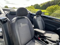 USED 2015 64 VOLKSWAGEN BEETLE 1.6 TDI BlueMotion Tech Design Cabriolet 2dr Diesel Manual Euro 5 (s/s) (105 ps) ***APPLE CARPLAY, 18" ALLOYS, 7 SERVICES *** FINANCE AVAILABLE FROM 9.9% APR ***