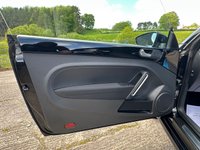 USED 2015 64 VOLKSWAGEN BEETLE 1.6 TDI BlueMotion Tech Design Cabriolet 2dr Diesel Manual Euro 5 (s/s) (105 ps) ***APPLE CARPLAY, 18" ALLOYS, 7 SERVICES *** FINANCE AVAILABLE FROM 9.9% APR ***
