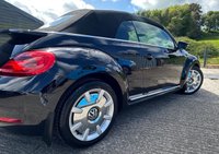 USED 2015 64 VOLKSWAGEN BEETLE 1.6 TDI BlueMotion Tech Design Cabriolet 2dr Diesel Manual Euro 5 (s/s) (105 ps) ***APPLE CARPLAY, 18" ALLOYS, 7 SERVICES *** FINANCE AVAILABLE FROM 9.9% APR ***