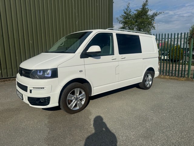 View our Volkswagen Transporter 2.0 BiTDI BlueMotion Tech T28 Highline Panel Van 4dr Diesel Manual L3 H1 (192 g/km, 178 bhp)