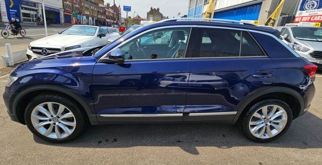 View our VOLKSWAGEN T-ROC