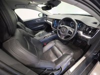 USED 2019 19 VOLVO V60 CROSS COUNTRY 2.0 D4 Plus Estate 5dr Diesel Auto AWD Euro 6 (s/s) (190 ps) 
