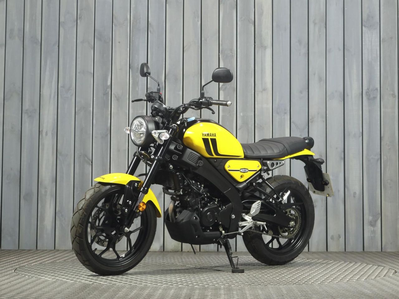 YAMAHA XSR125