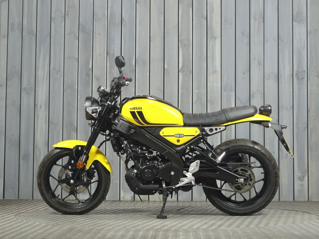 YAMAHA XSR125