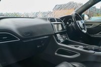 USED 2017 02 JAGUAR F-PACE 3.0 D300 V6 S SUV 5dr Diesel Auto AWD Euro 6 (s/s) (300 ps) 