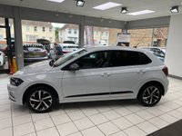 USED 2021 71 VOLKSWAGEN POLO 1.0 EVO beats Hatchback 5dr Petrol Manual Euro 6 (s/s) (80 ps) PURE WHITE / BEATS EDITION / ONLY 33038 MILES FROM NEW / GESTURE CONTL / APPLE CARPLAY & ANDROID AUTO / AUTO LIGHTS / CRUISE CONTROL / REVERSING CAMERA / BEATS SEATS / BEATS SOUND SYSTEM