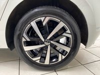 USED 2021 71 VOLKSWAGEN POLO 1.0 EVO beats Hatchback 5dr Petrol Manual Euro 6 (s/s) (80 ps) PURE WHITE / BEATS EDITION / ONLY 33038 MILES FROM NEW / GESTURE CONTL / APPLE CARPLAY & ANDROID AUTO / AUTO LIGHTS / CRUISE CONTROL / REVERSING CAMERA / BEATS SEATS / BEATS SOUND SYSTEM