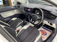 USED 2021 71 VOLKSWAGEN POLO 1.0 EVO beats Hatchback 5dr Petrol Manual Euro 6 (s/s) (80 ps) PURE WHITE / BEATS EDITION / ONLY 33038 MILES FROM NEW / GESTURE CONTL / APPLE CARPLAY & ANDROID AUTO / AUTO LIGHTS / CRUISE CONTROL / REVERSING CAMERA / BEATS SEATS / BEATS SOUND SYSTEM
