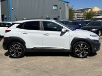 USED 2021 70 HYUNDAI KONA 1.0 T-GDi MHEV Premium SUV 5dr Petrol Hybrid Manual Euro 6 (s/s) (120 ps) - F/S/H - APPLE CAR PLAY - SAT NAV - HEATED SEATS & STEERING - REVERSE CAMERA - P/SENSORS - BLUETOOTH - 2 OWNERS