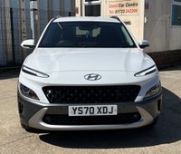 USED 2021 70 HYUNDAI KONA 1.0 T-GDi MHEV Premium SUV 5dr Petrol Hybrid Manual Euro 6 (s/s) (120 ps) - F/S/H - APPLE CAR PLAY - SAT NAV - HEATED SEATS & STEERING - REVERSE CAMERA - P/SENSORS - BLUETOOTH - 2 OWNERS