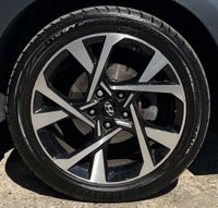 USED 2021 70 HYUNDAI KONA 1.0 T-GDi MHEV Premium SUV 5dr Petrol Hybrid Manual Euro 6 (s/s) (120 ps) - F/S/H - APPLE CAR PLAY - SAT NAV - HEATED SEATS & STEERING - REVERSE CAMERA - P/SENSORS - BLUETOOTH - 2 OWNERS