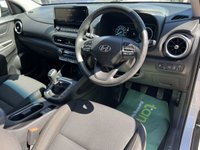 USED 2021 70 HYUNDAI KONA 1.0 T-GDi MHEV Premium SUV 5dr Petrol Hybrid Manual Euro 6 (s/s) (120 ps) - F/S/H - APPLE CAR PLAY - SAT NAV - HEATED SEATS & STEERING - REVERSE CAMERA - P/SENSORS - BLUETOOTH - 2 OWNERS