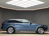 USED 2022 22 VOLVO V90 CROSS COUNTRY 2.0 B5 MHEV Plus Estate 5dr Petrol Hybrid Auto AWD Euro 6 (s/s) (250 ps) FSH, HEATED SEATS, REAR CAMERA, NAV