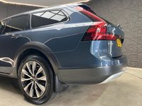 USED 2022 22 VOLVO V90 CROSS COUNTRY 2.0 B5 MHEV Plus Estate 5dr Petrol Hybrid Auto AWD Euro 6 (s/s) (250 ps) FSH, HEATED SEATS, REAR CAMERA, NAV