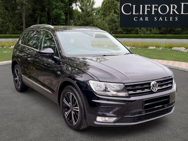 View our Volkswagen Tiguan 2.0 TDI BlueMotion Tech SE Navigation SUV 5dr Diesel Manual Euro 6 (s/s) (150 ps)