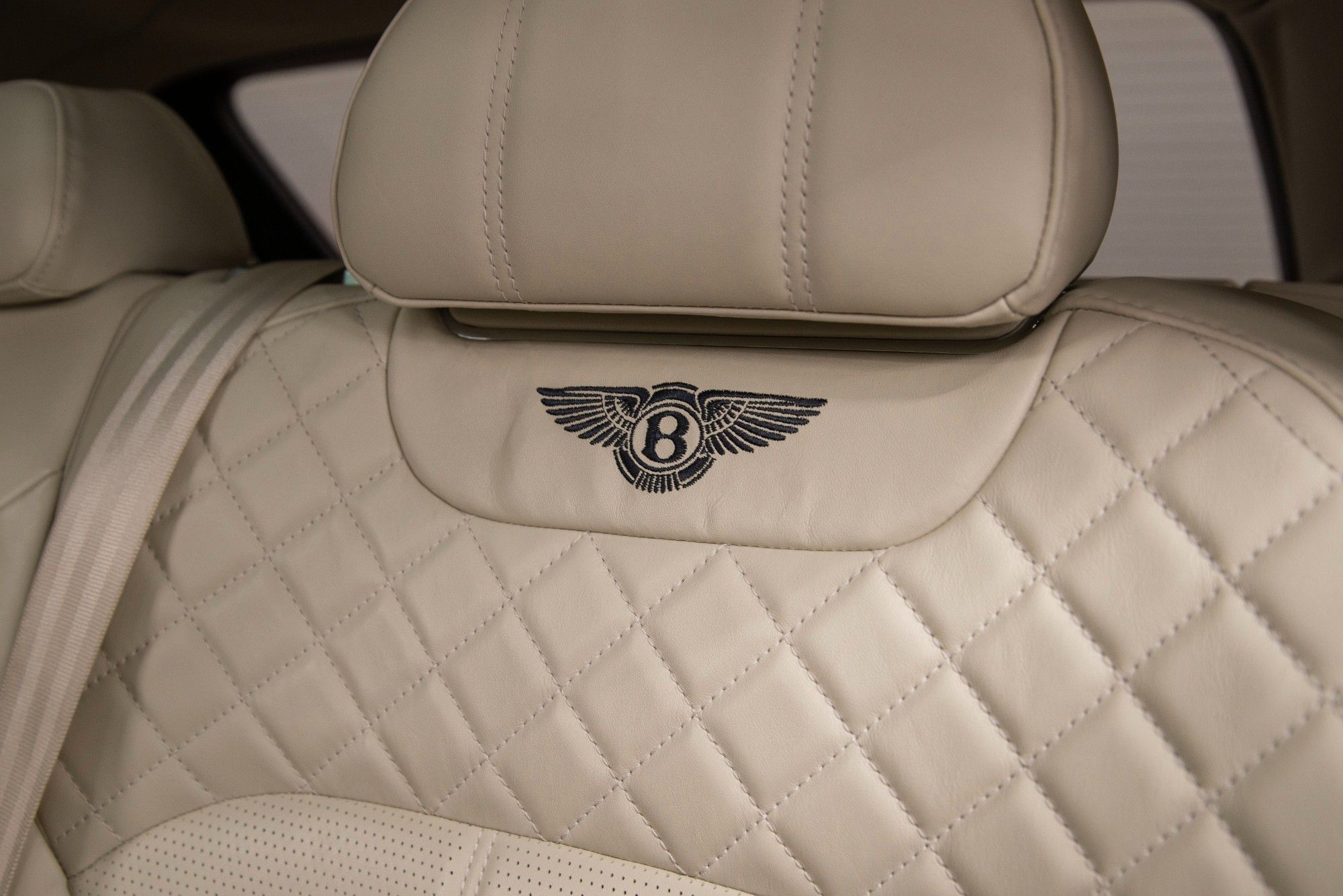 USED 2018 BENTLEY BENTAYGA 4.0 V8 
