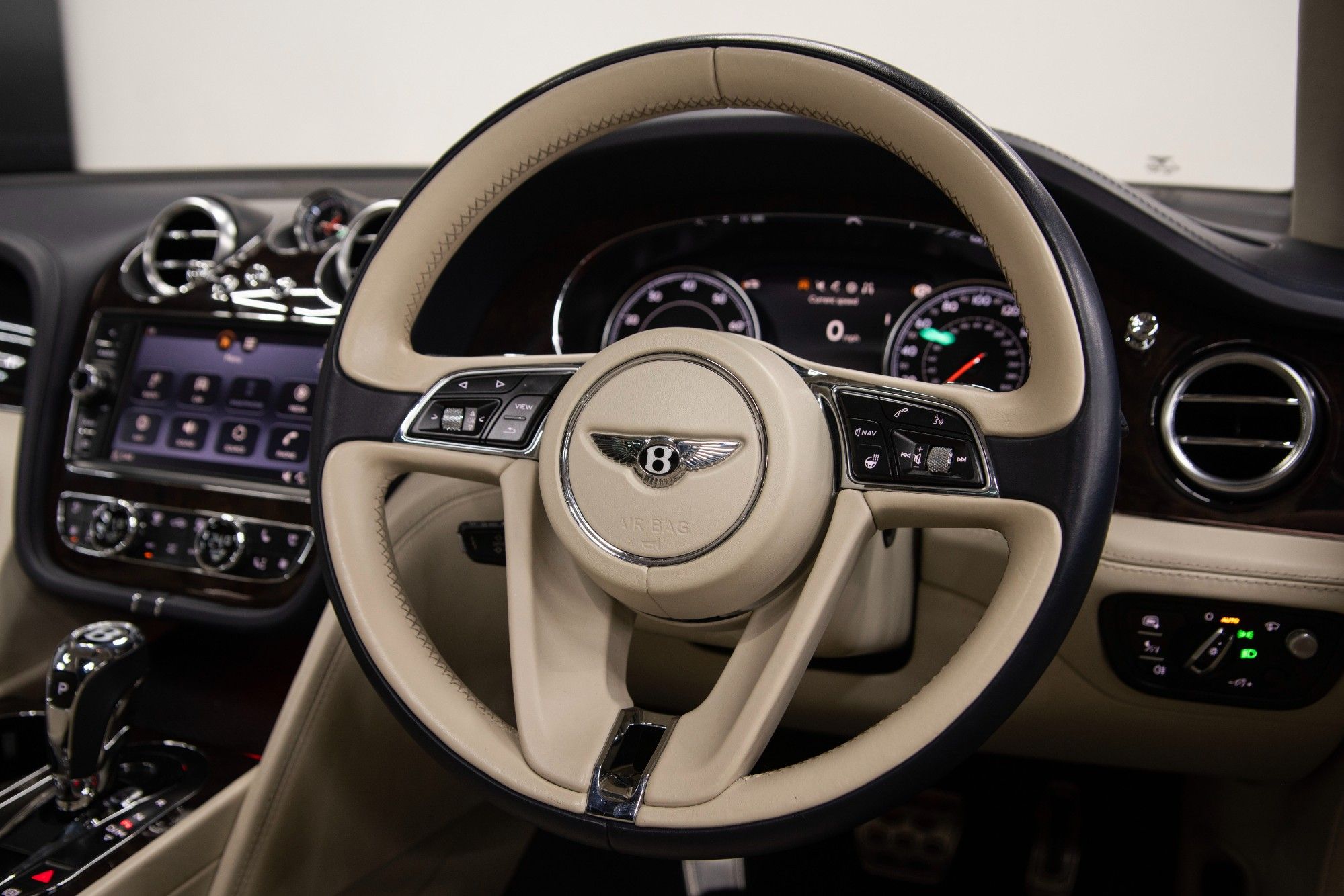 USED 2018 BENTLEY BENTAYGA 4.0 V8 