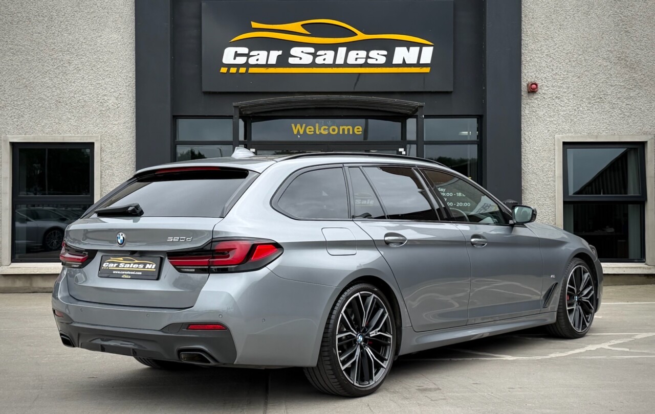 2023 BMW 5 SERIES 2.0 520d MHT M Sport Touring 5dr Diesel Hybrid Steptronic Euro 6 (s/s) (190 - vehicle photo 4 for sale on PureCar