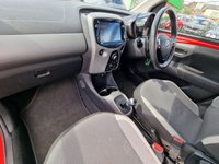 USED 2020 70 TOYOTA AYGO 1.0 VVT-i x-play Hatchback 5dr Petrol x-shift Euro 6 (Safety Sense) (71 ps) +++SAME DAY/NEXT DAY DELIVERY AVAILABLE+++