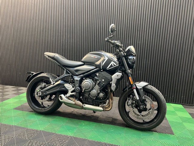 View our TRIUMPH Trident 660