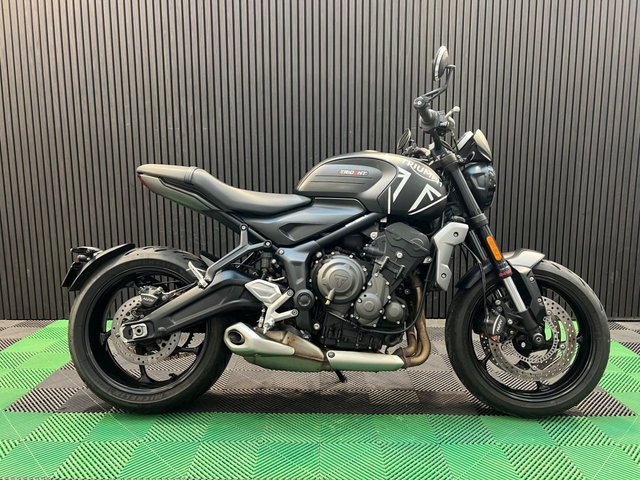 View our TRIUMPH Trident 660