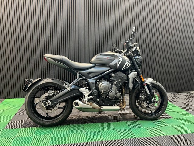 View our TRIUMPH Trident 660