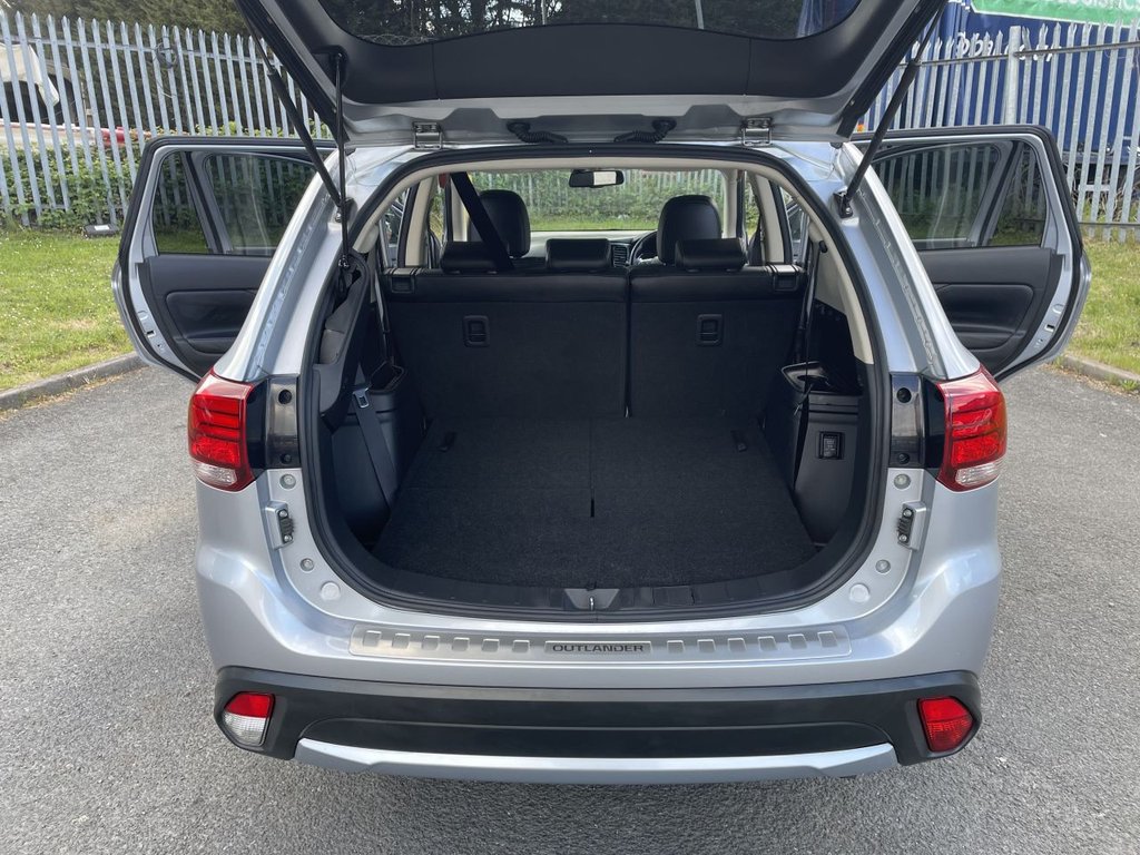 USED 2017 17 MITSUBISHI OUTLANDER 2.2 DI-D 4 SUV 5dr Diesel Auto 4WD Euro 6 (147 ps) 7 Seats, 360 Camera