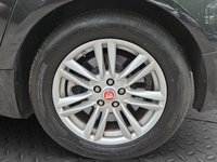 USED 2015 15 JAGUAR XF 2.2d Luxury Saloon 4dr Diesel Auto Euro 5 (s/s) (163 ps) 